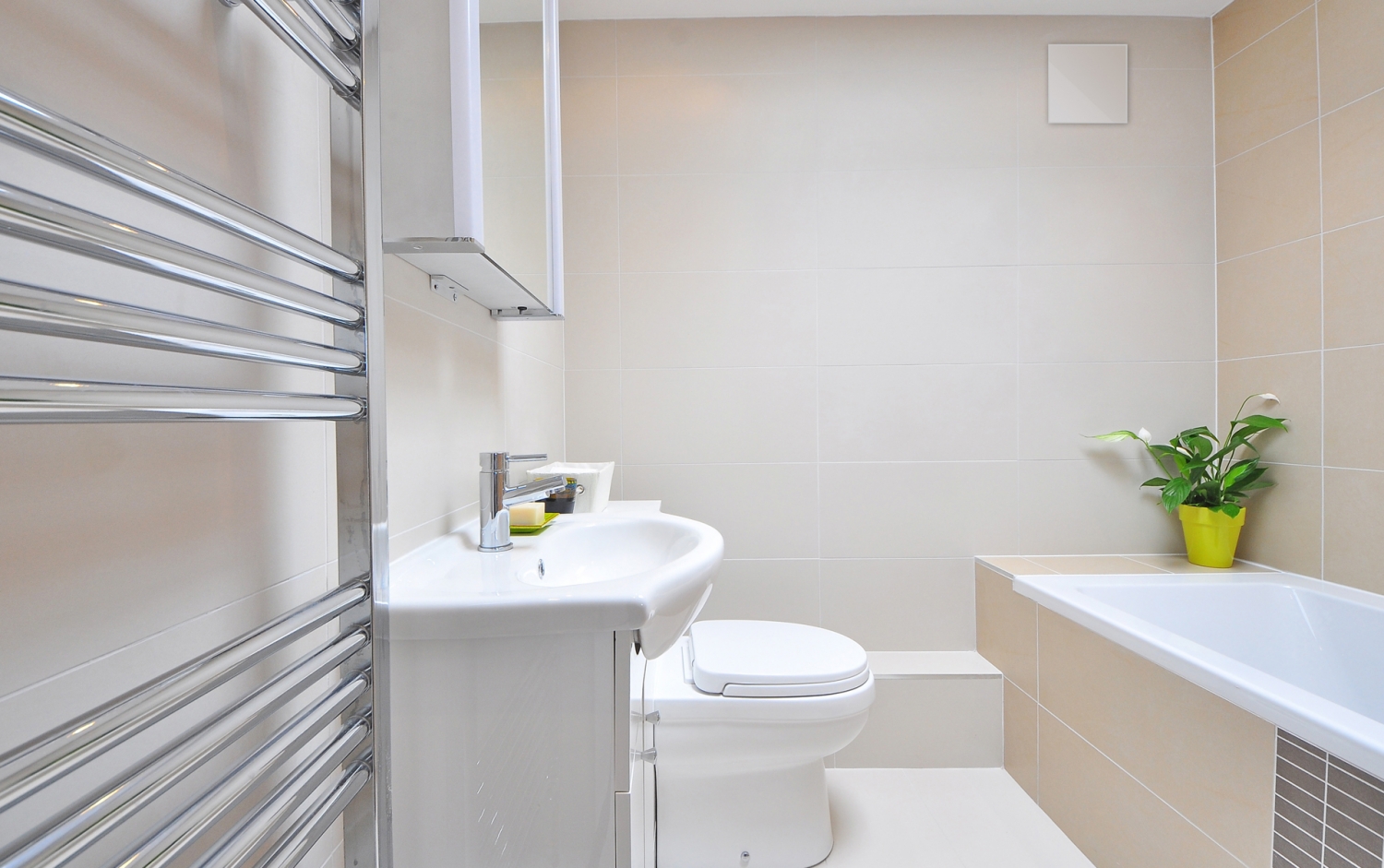 Анемостат со стеклянной внешней частью FOZA D 150 мм. Матовое стекло. Чёрный круглый. RAL 9005